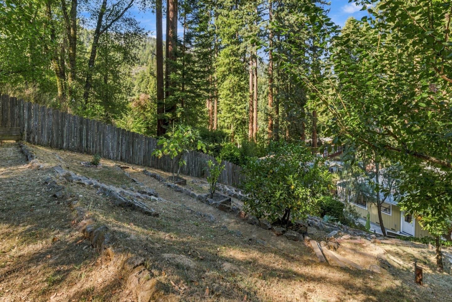 240 Ridge DR