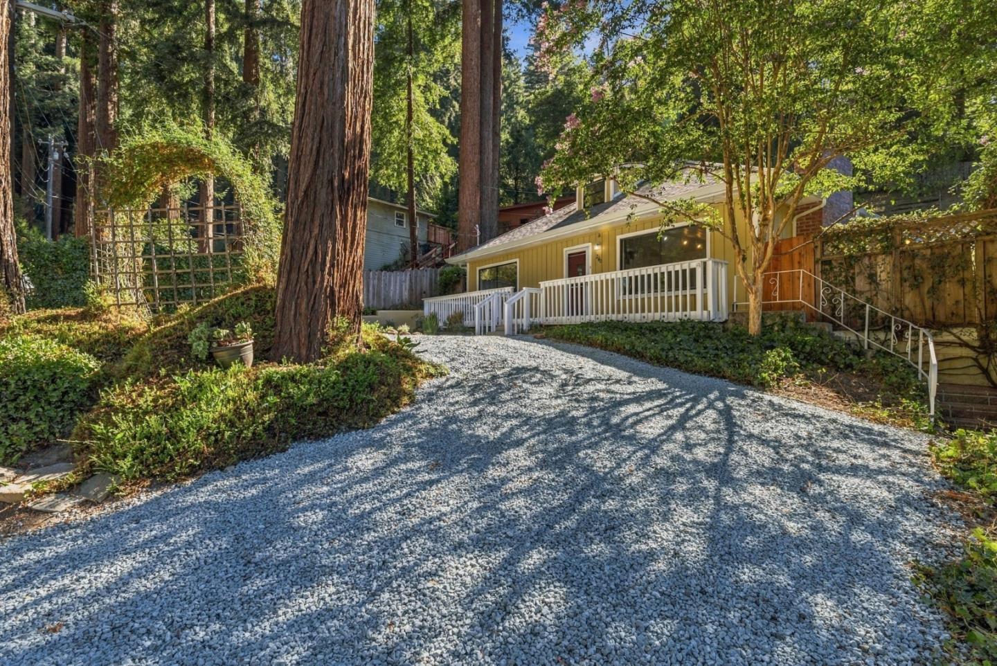 240 Ridge DR