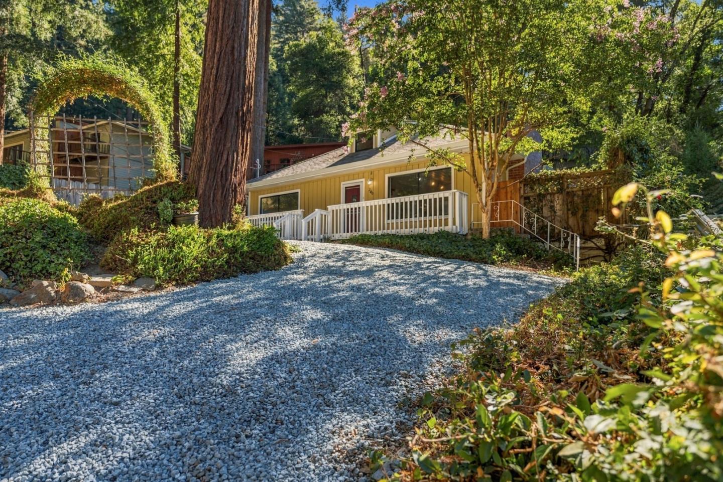240 Ridge DR