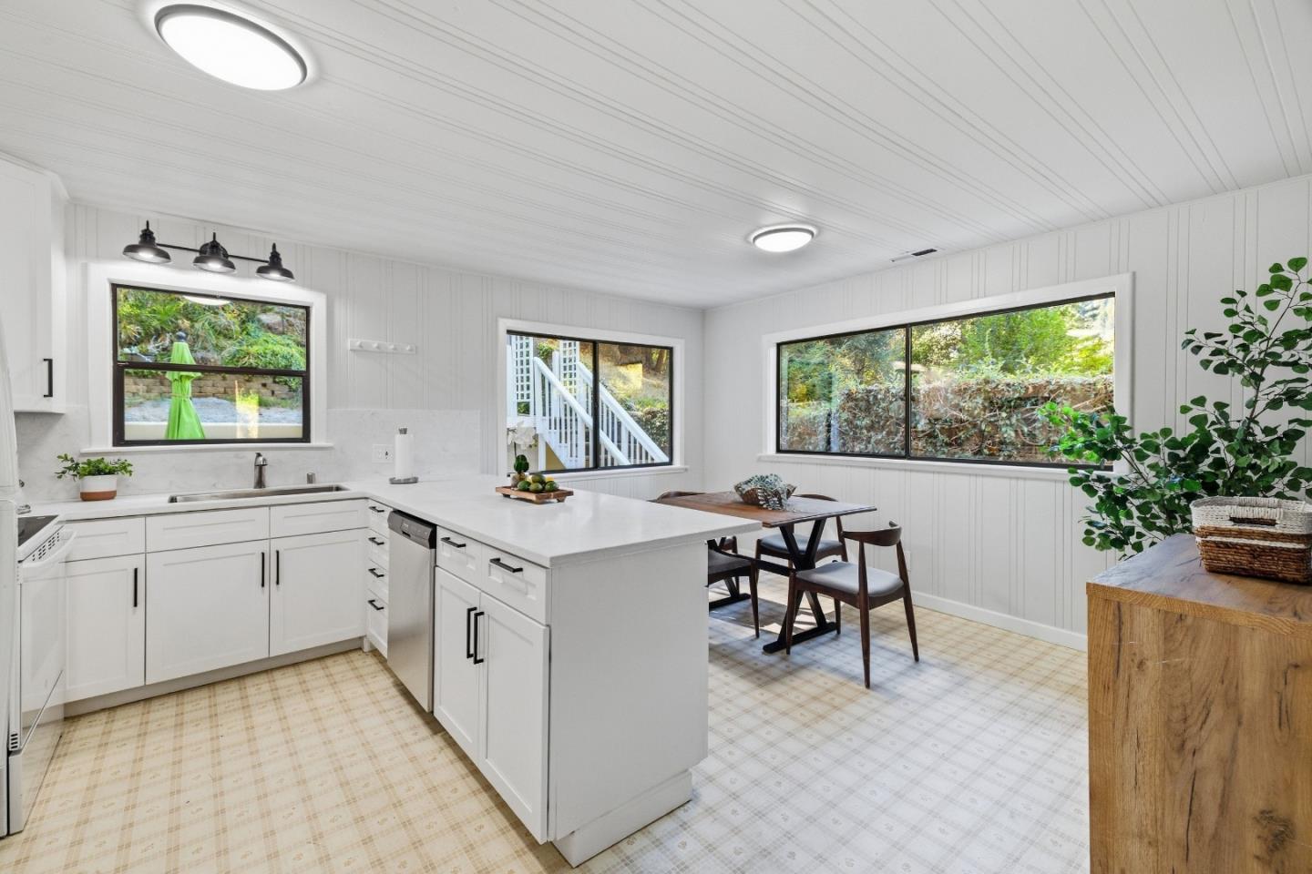 240 Ridge DR
