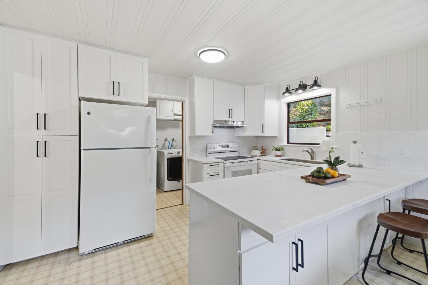240 Ridge DR