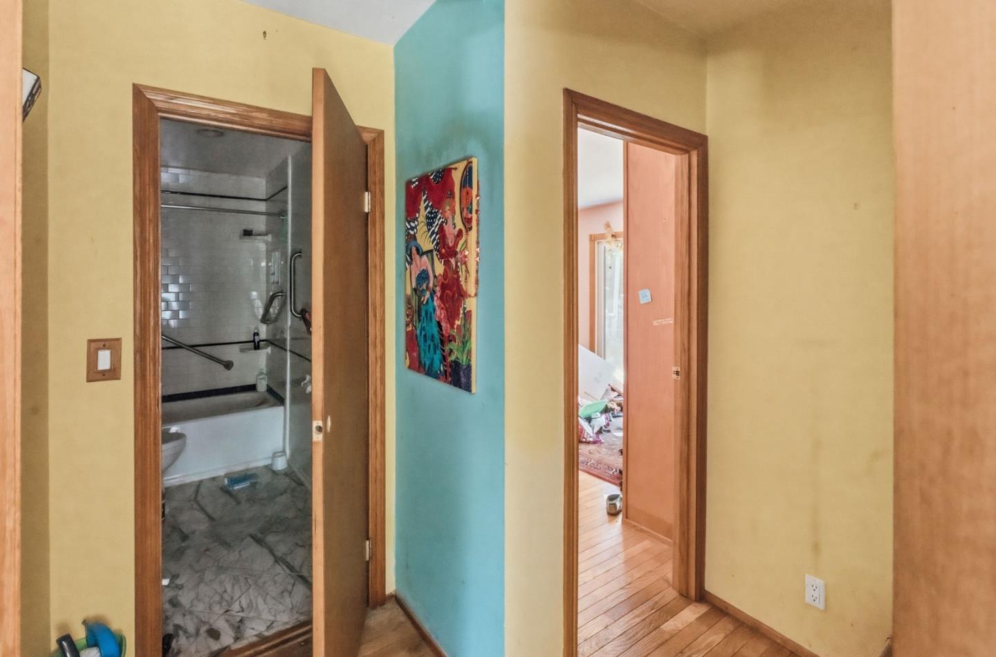 380 Ridge DR