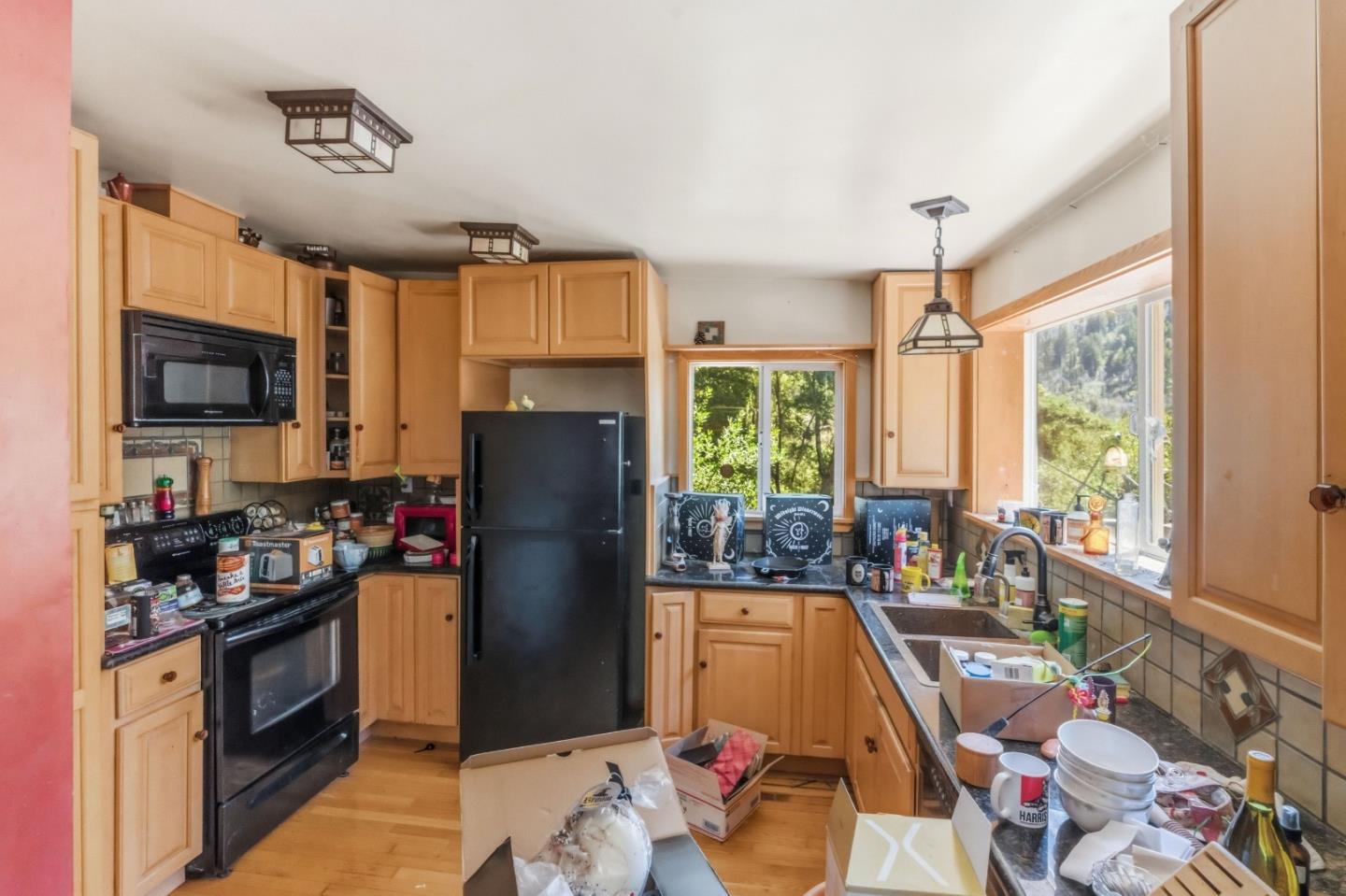 380 Ridge DR