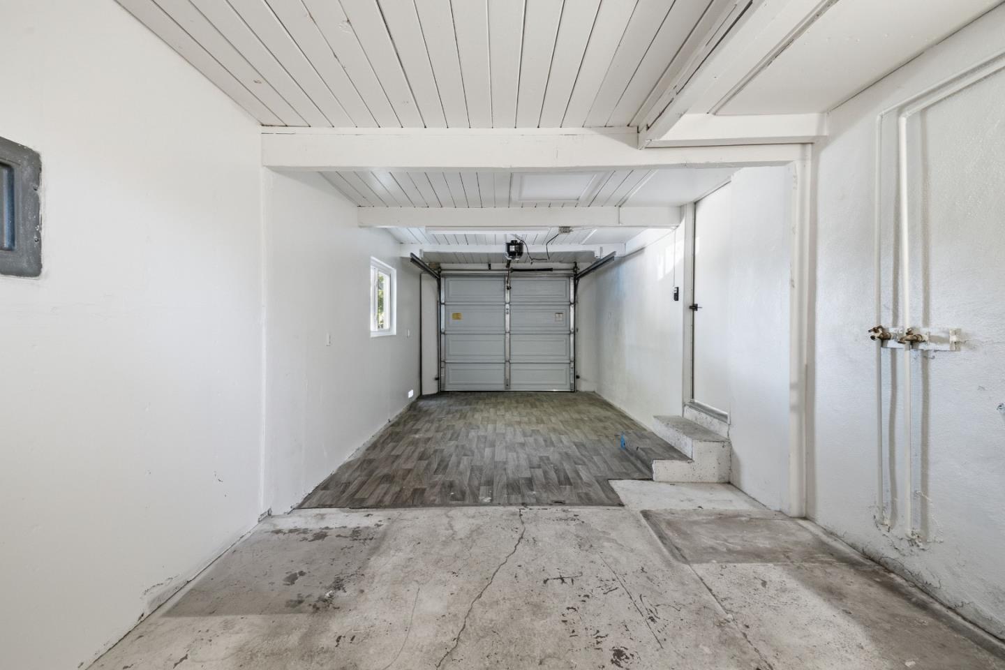 1307 Hill AVE