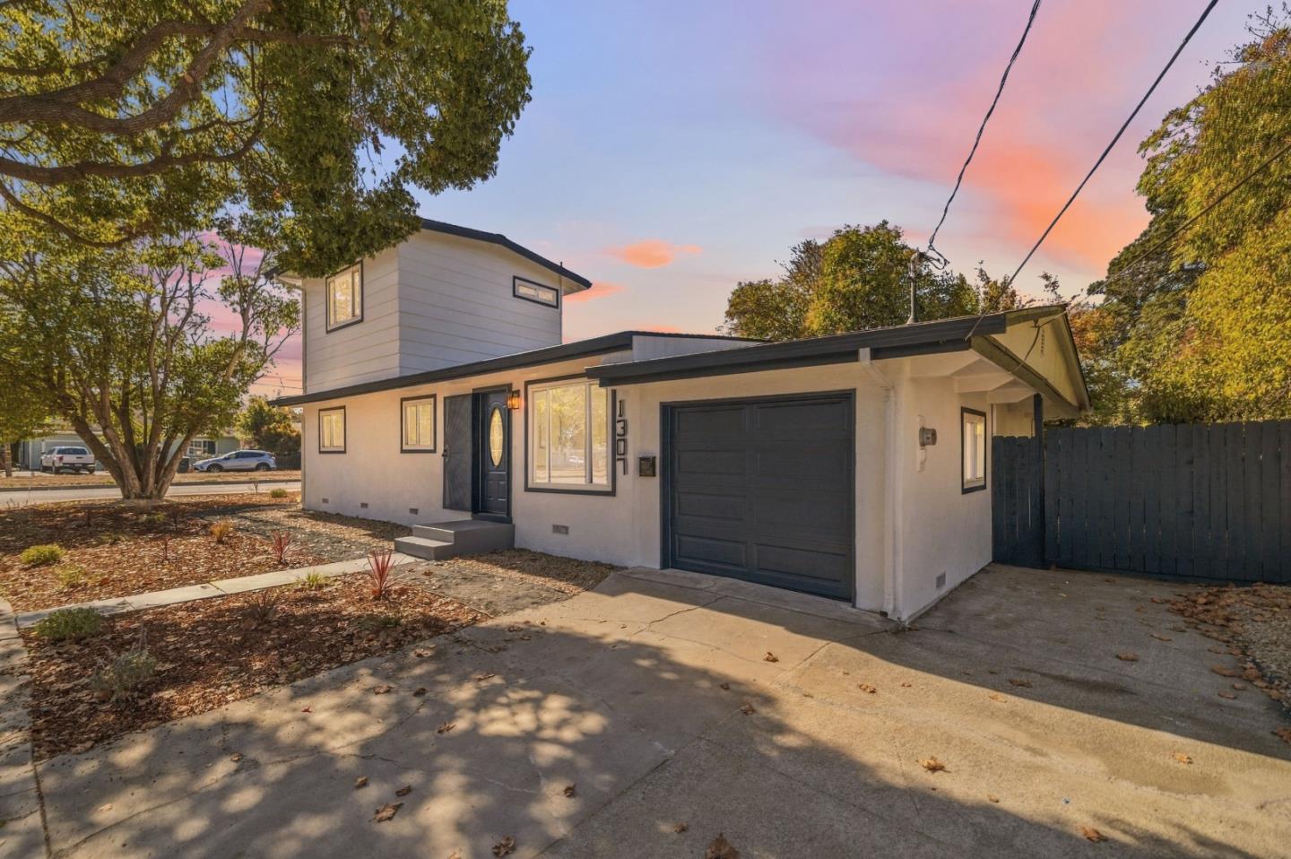 1307 Hill AVE