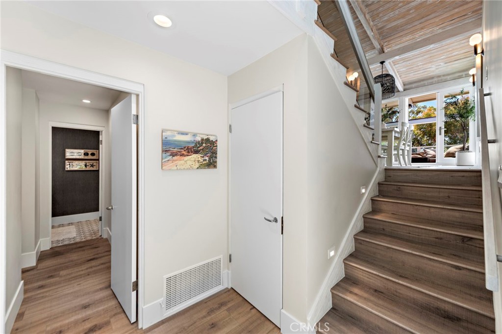 201 Nyes Place