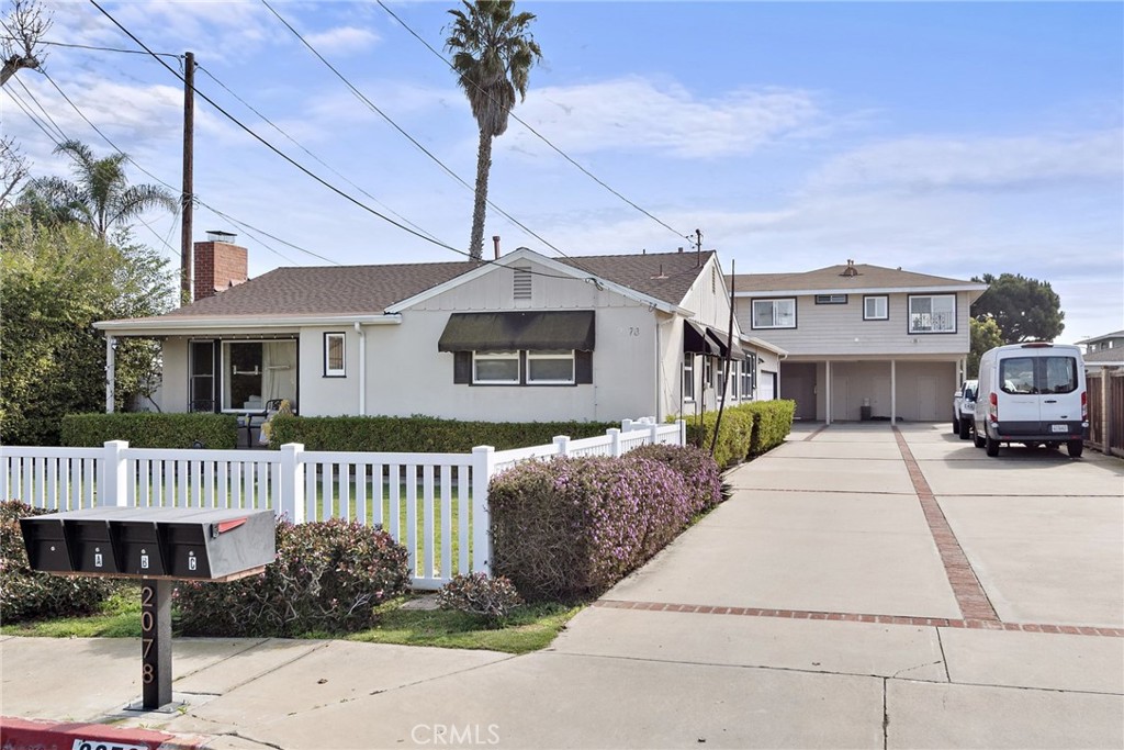 2078 Santa Ana Avenue B