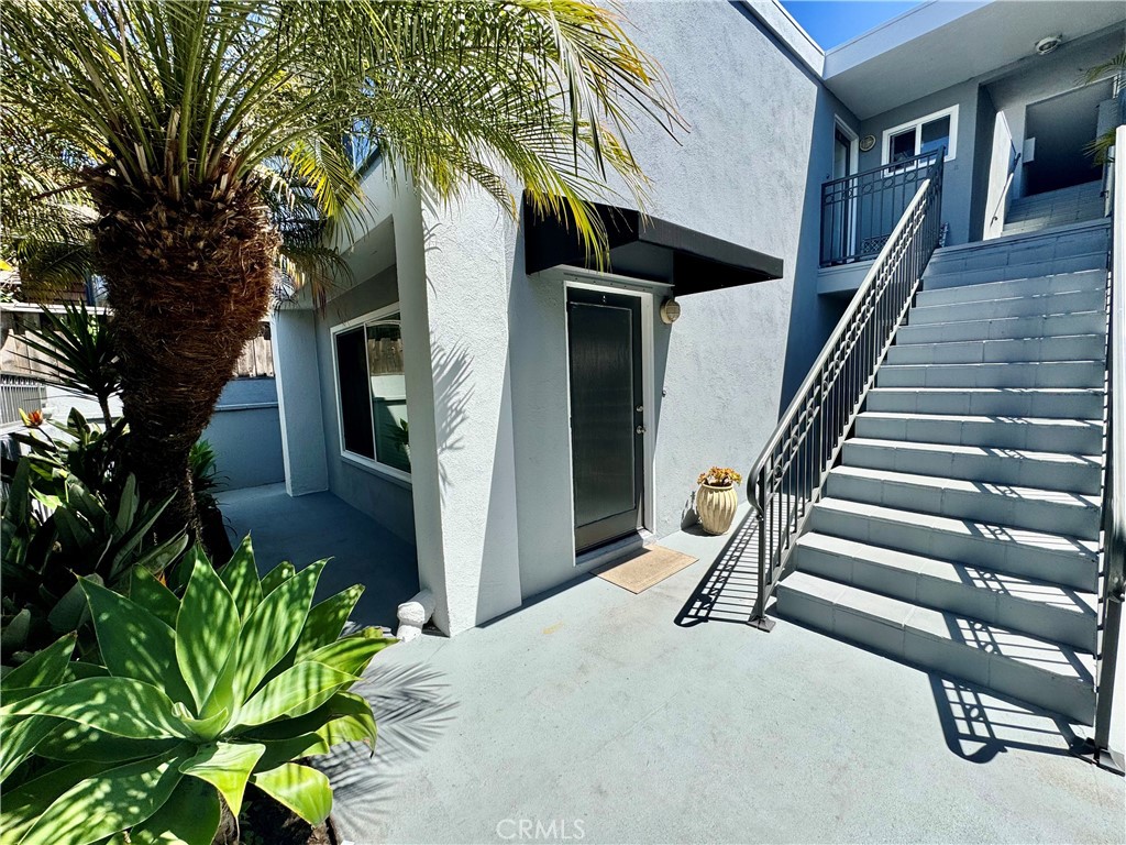 970 Glenneyre Street B