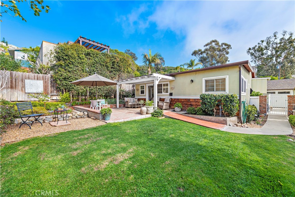 340 Moss Street back