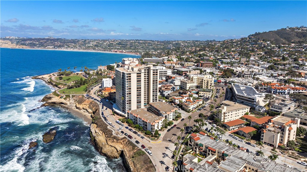 909 Coast Boulevard 8