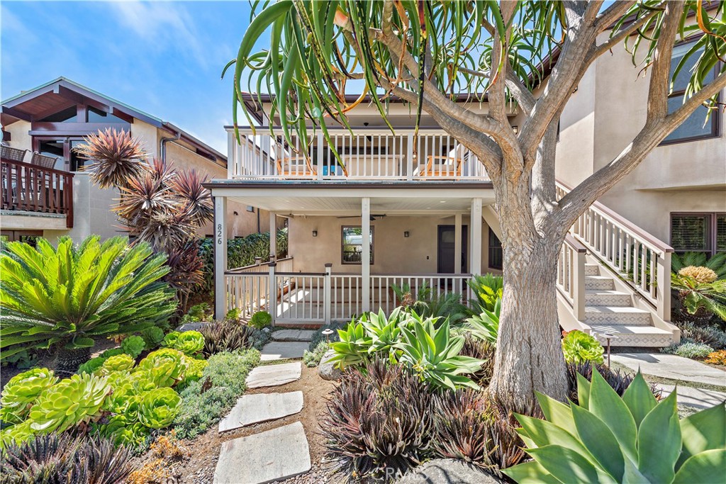 826 Cliff Drive Lower