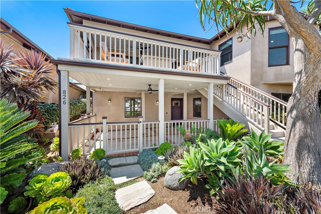 826 Cliff Drive Lower