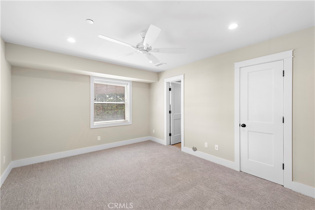 826 Cliff Drive Lower