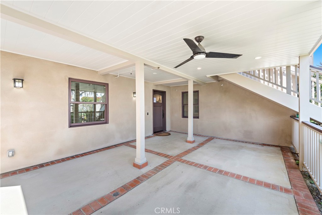 826 Cliff Drive Lower