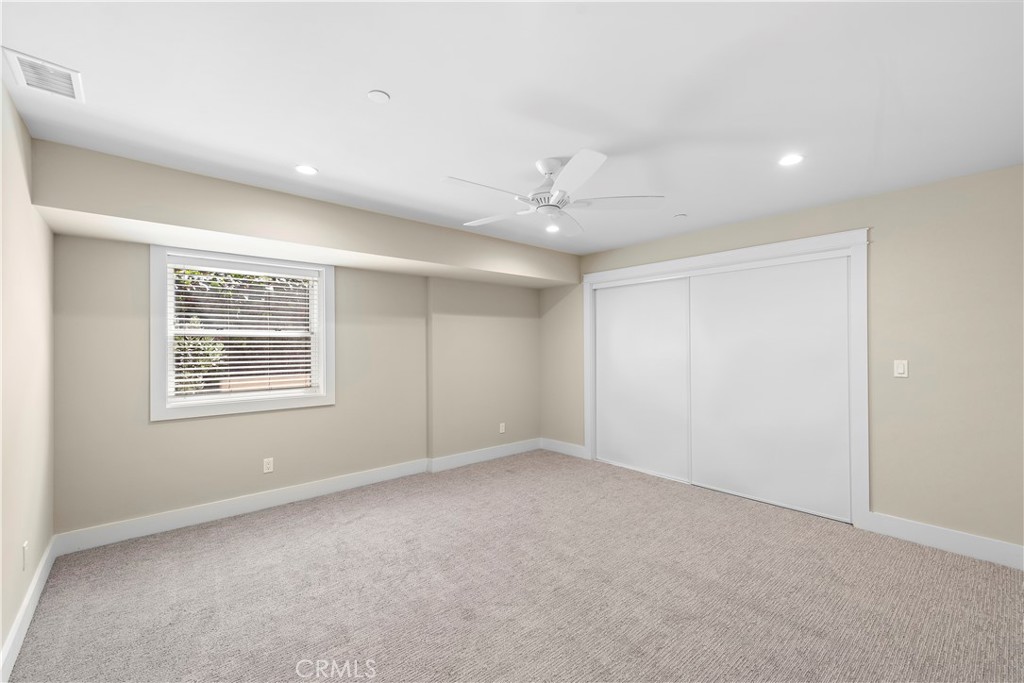 826 Cliff Drive Lower