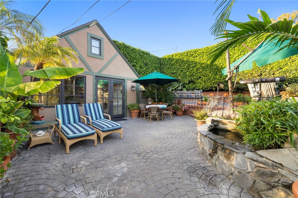 486 HOLLY Street