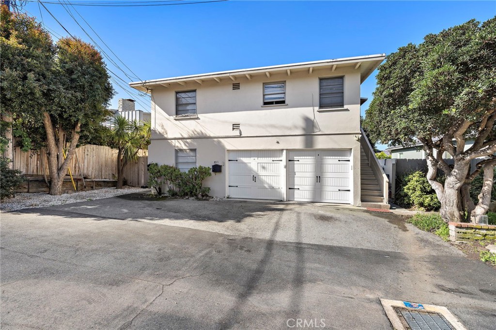 827 Catalina Street