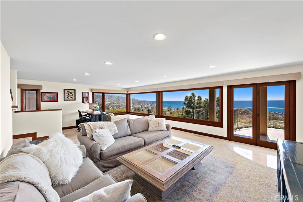 612 Allview Place