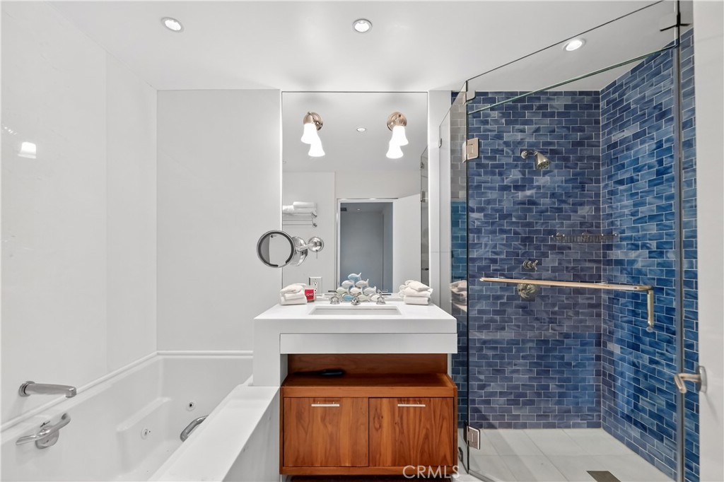 102 Blue Lagoon