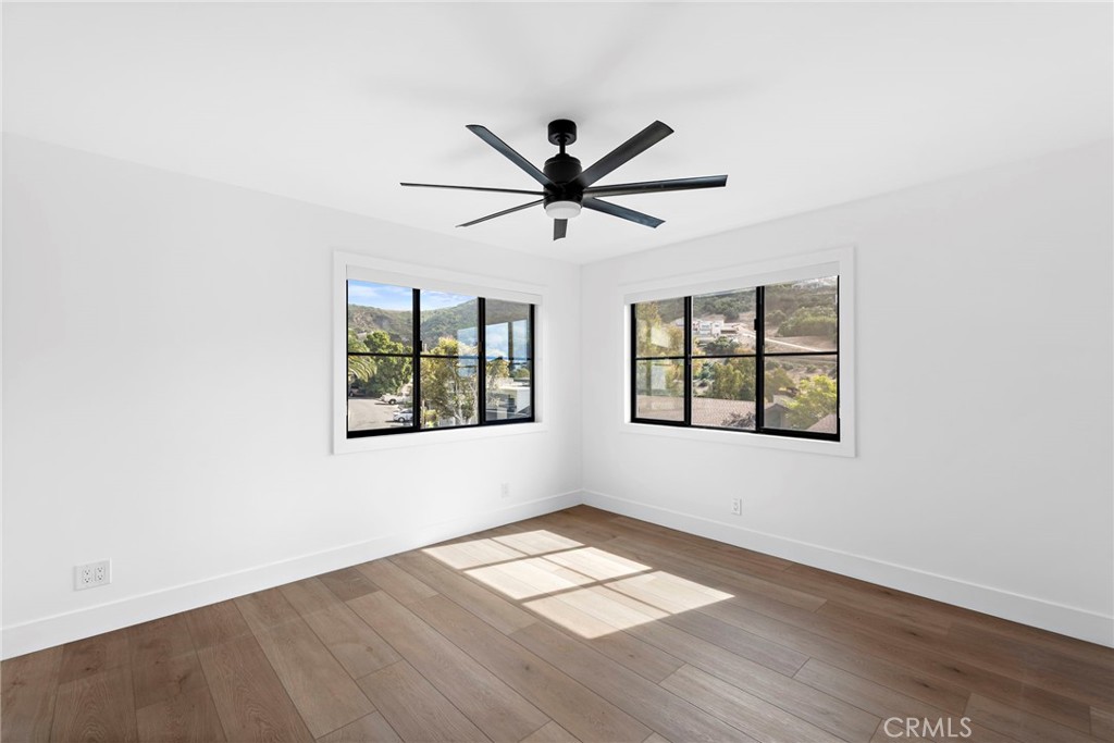 980 Meadowlark Lane