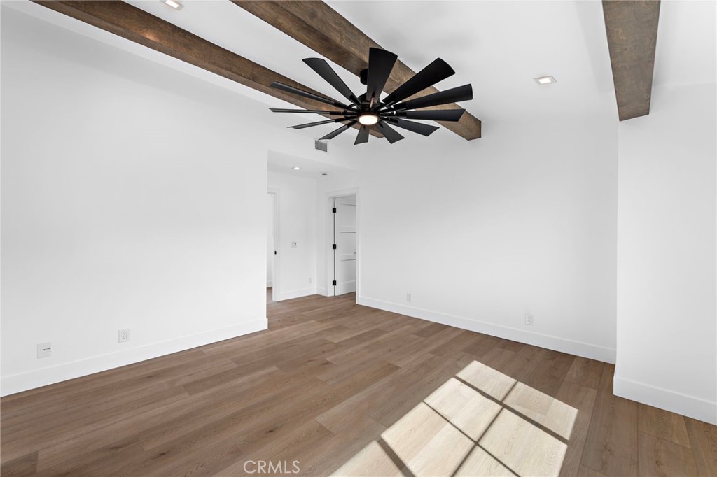 980 Meadowlark Lane