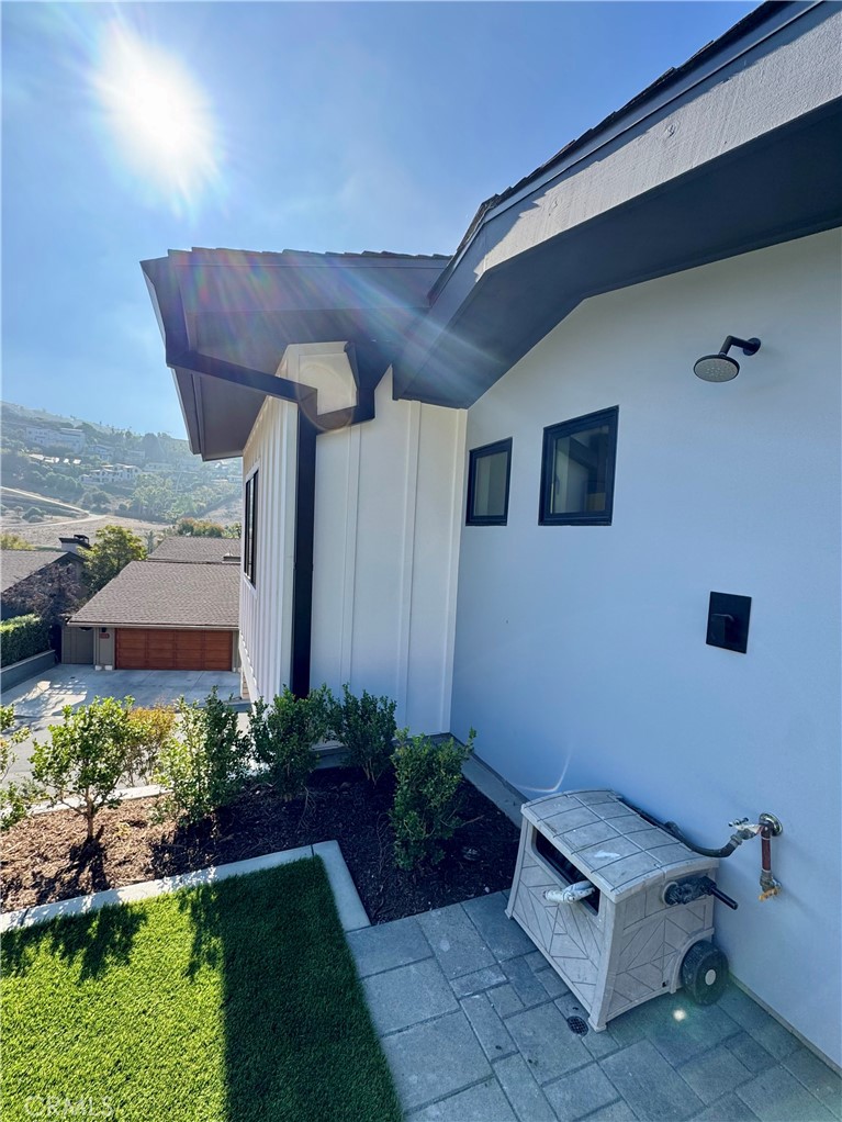 980 Meadowlark Lane