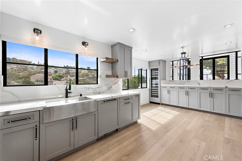 980 Meadowlark Lane