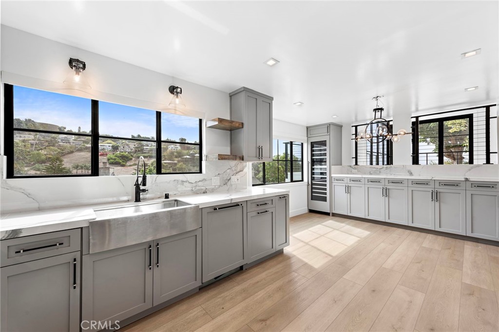 980 Meadowlark Lane