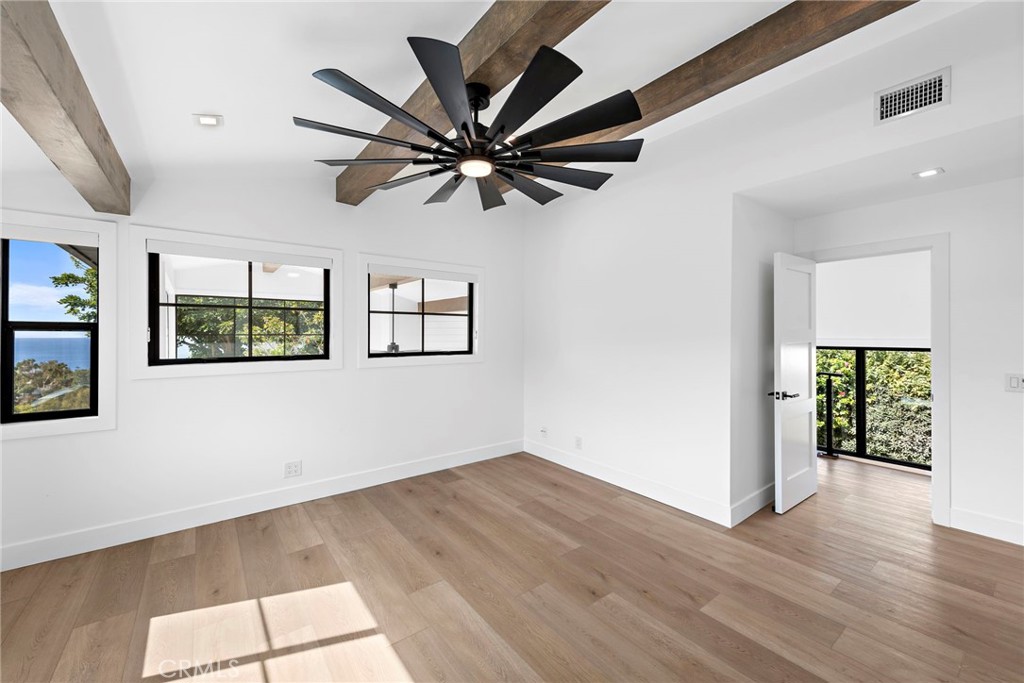 980 Meadowlark Lane