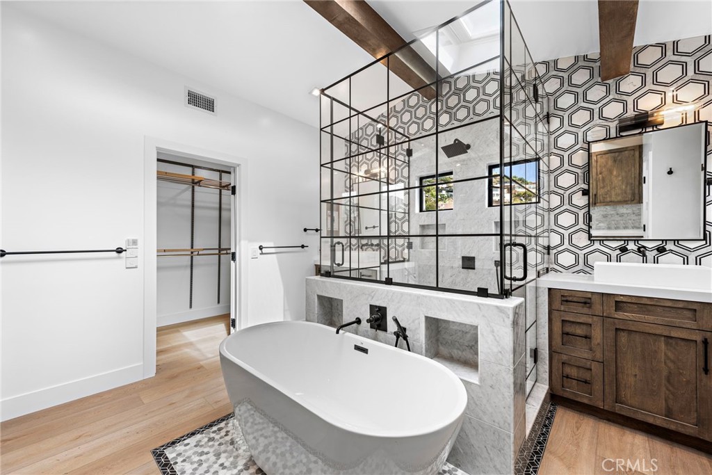980 Meadowlark Lane