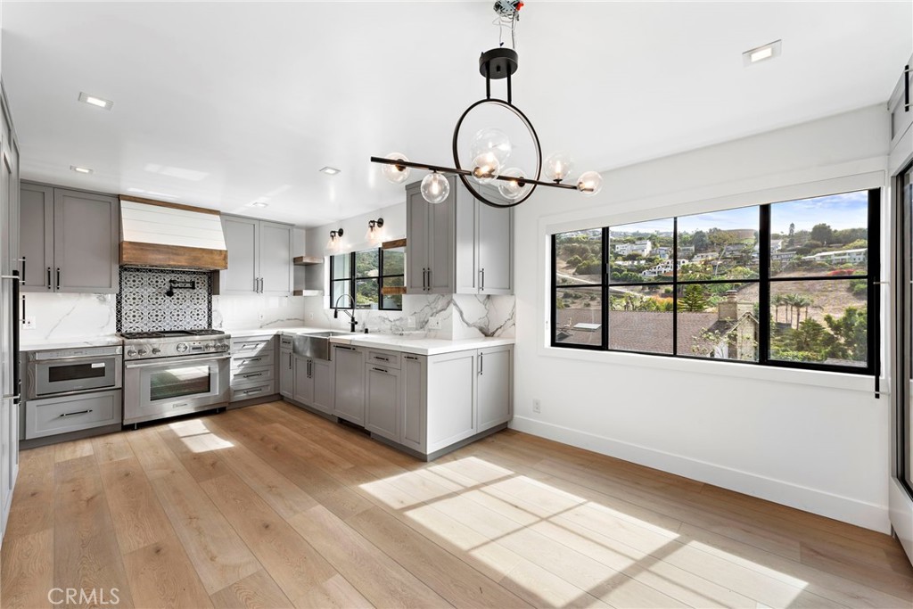 980 Meadowlark Lane