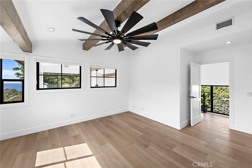 980 Meadowlark Lane