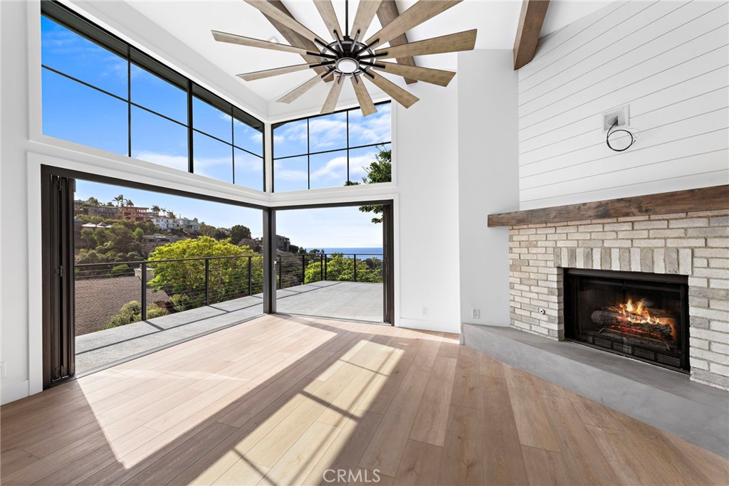 980 Meadowlark Lane