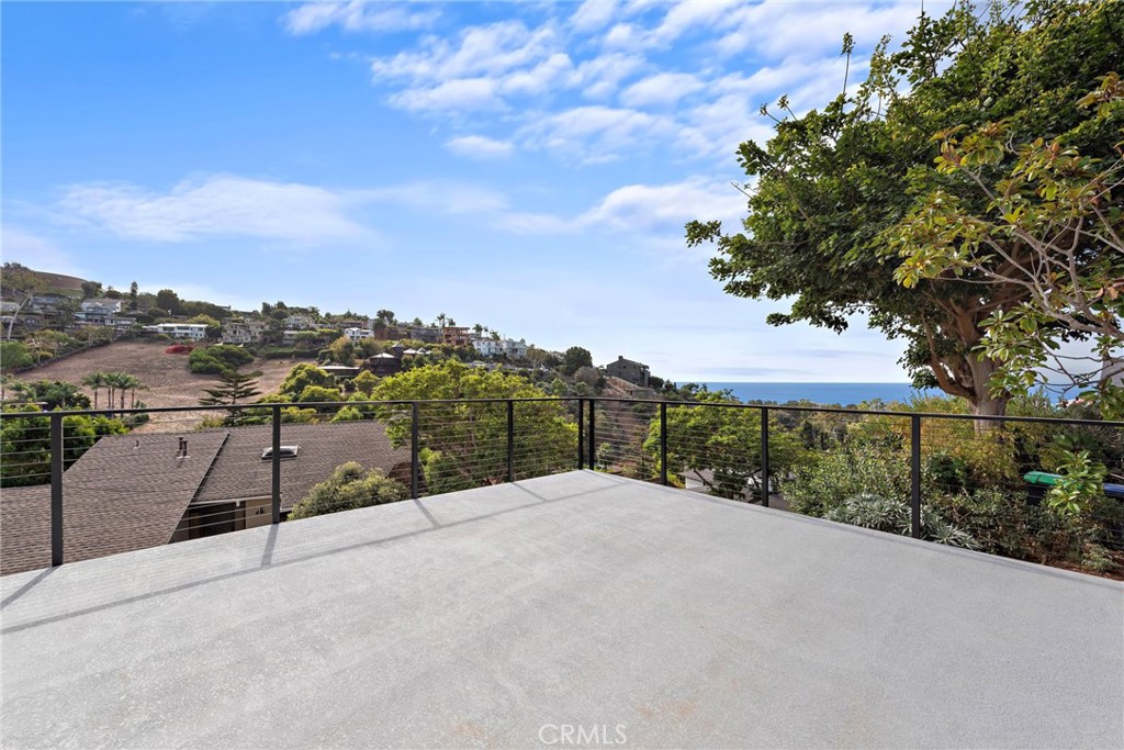 980 Meadowlark Lane