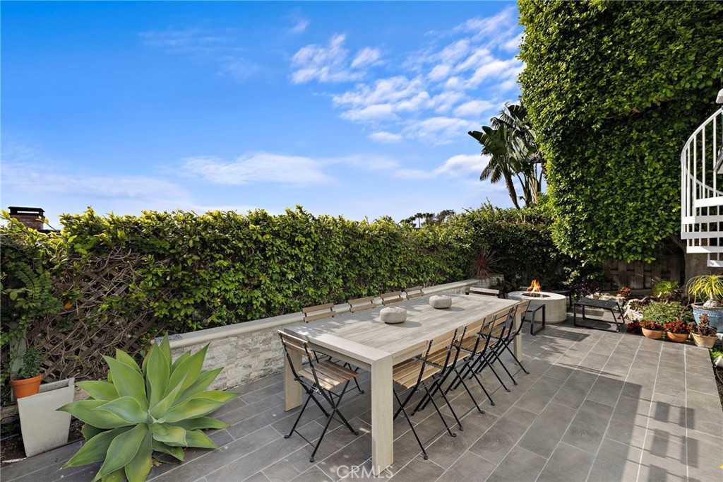 2609 Victoria Drive