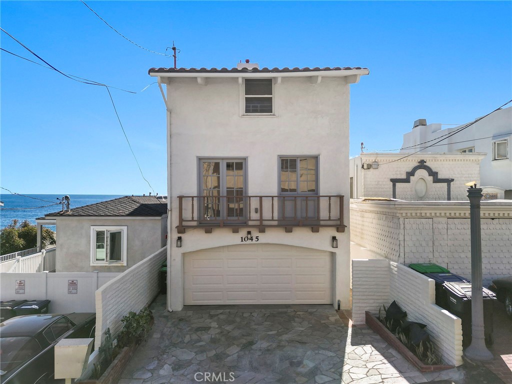 1045 Gaviota Drive B
