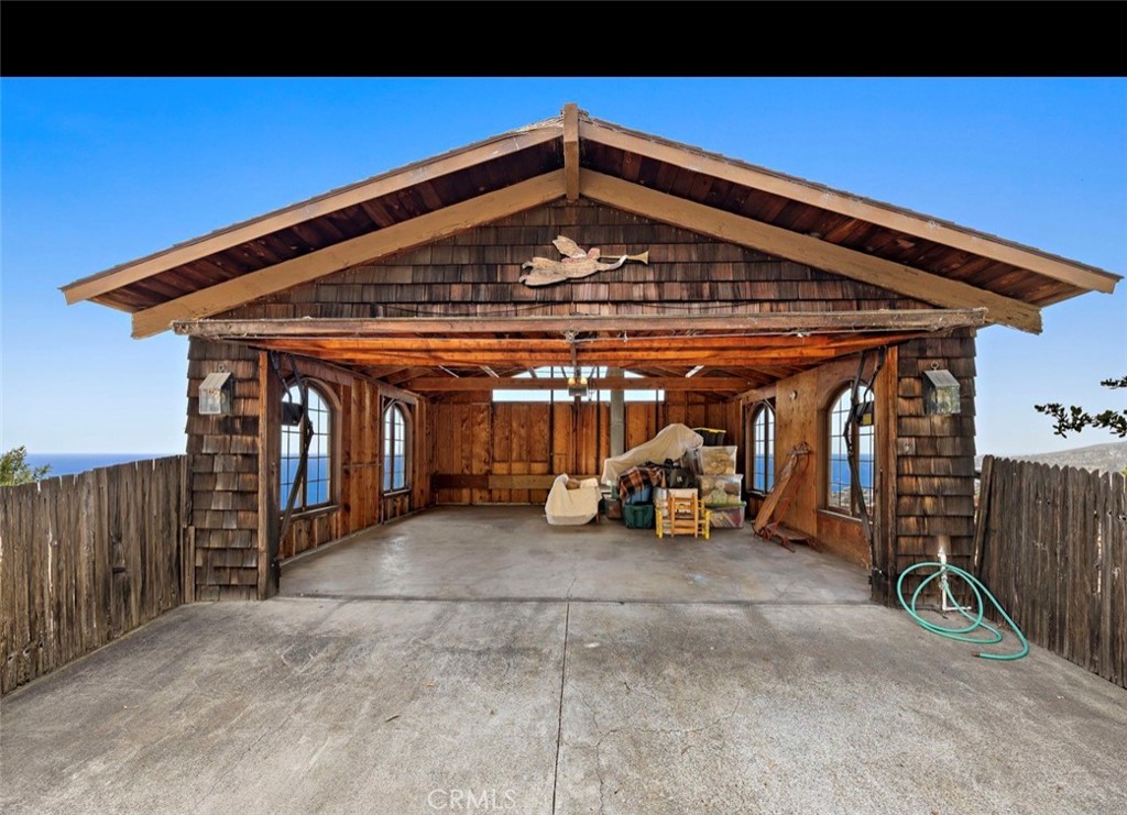 2147 Crestview
