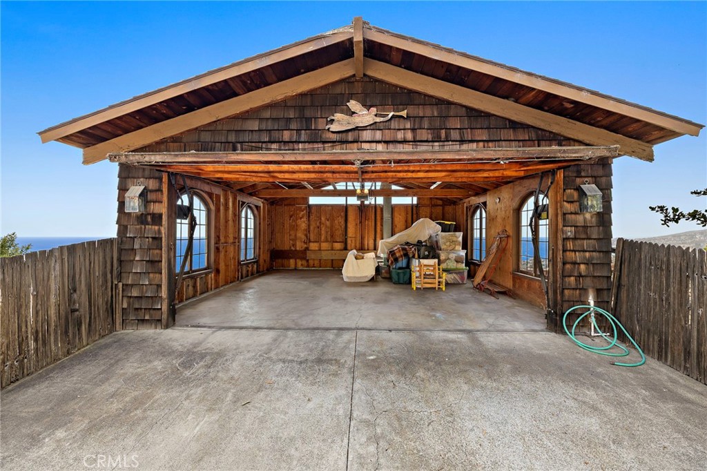 2147 Crestview