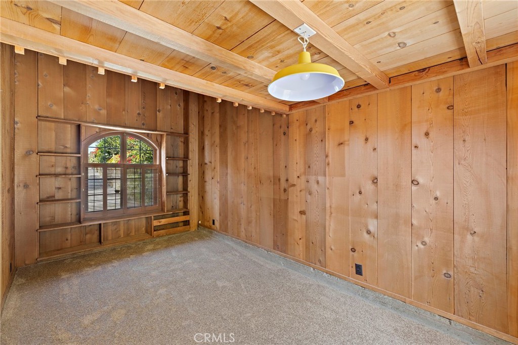 2147 Crestview