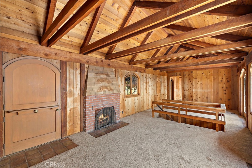 2147 Crestview