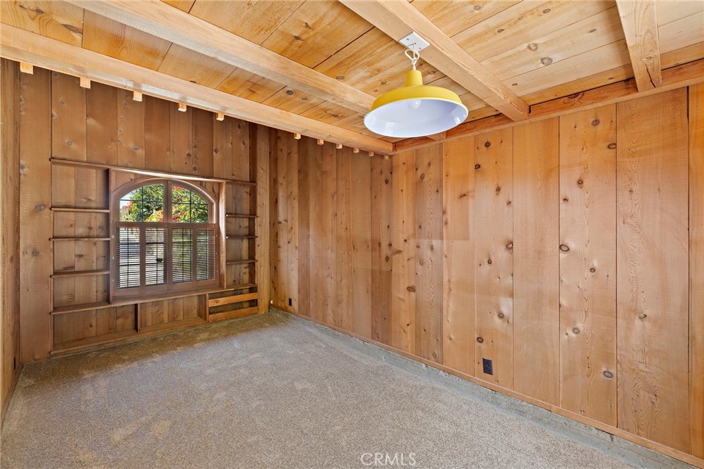 2147 Crestview