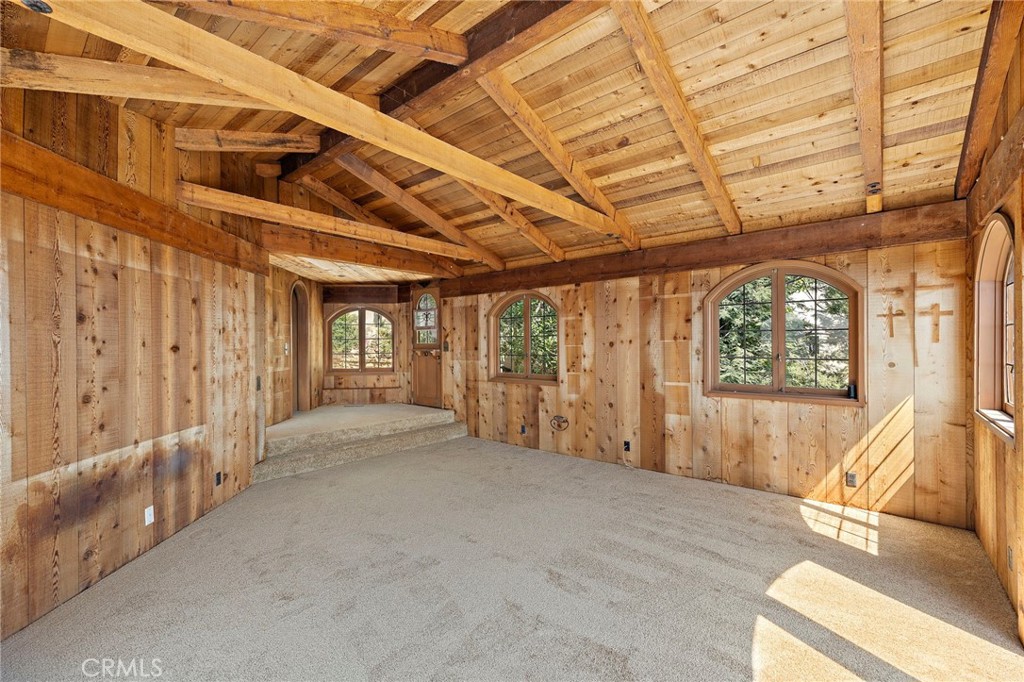 2147 Crestview