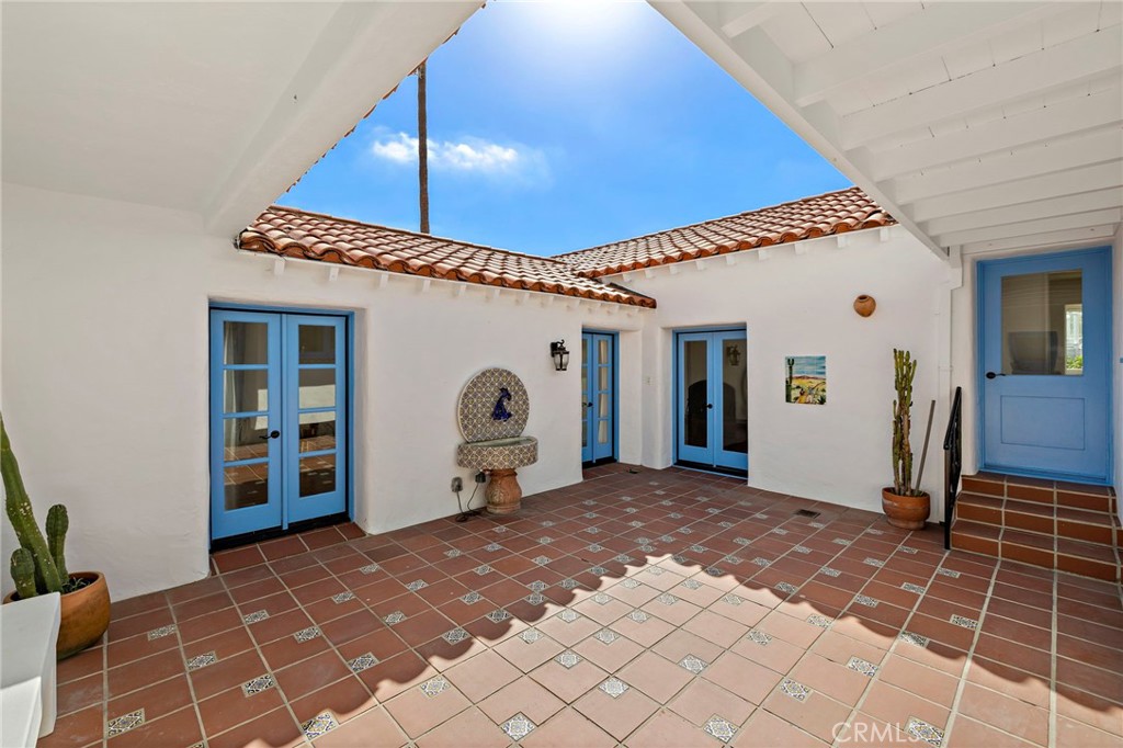 4 Camel Point Drive