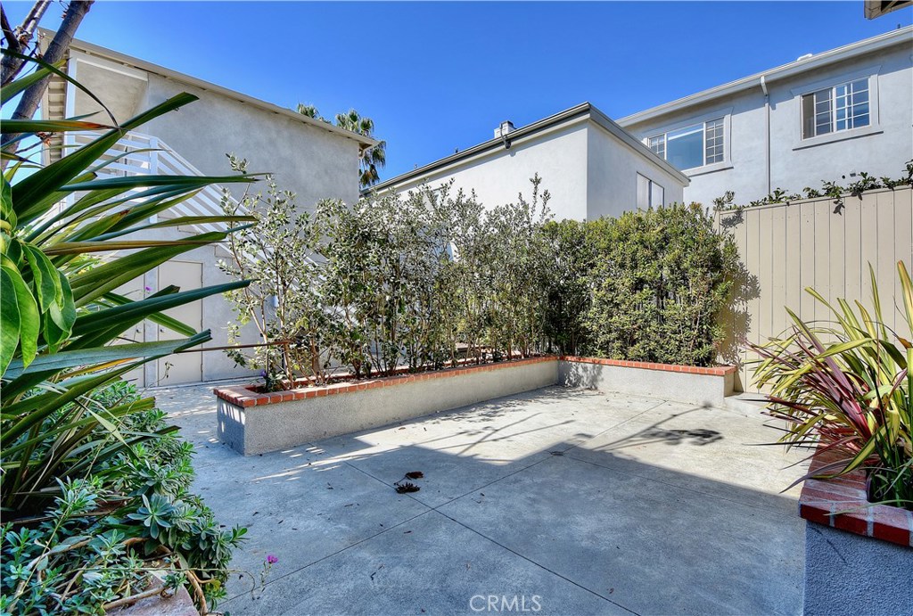445 BENT Street