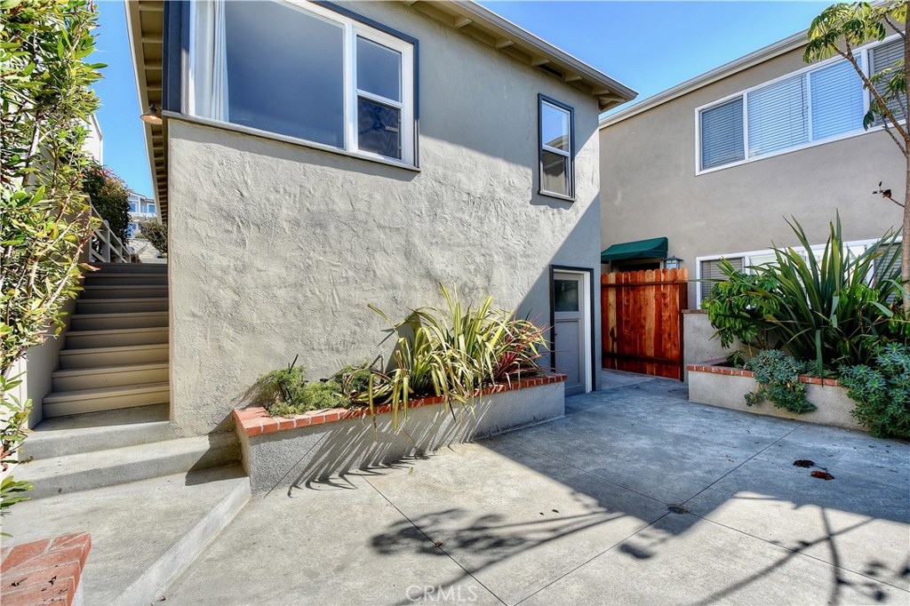 445 BENT Street