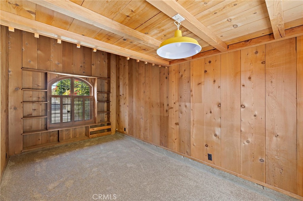 2147 Crestview