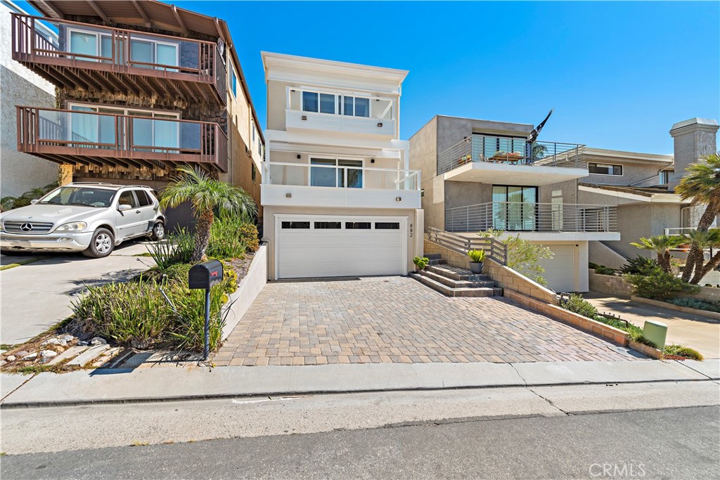 882 Acapulco Street