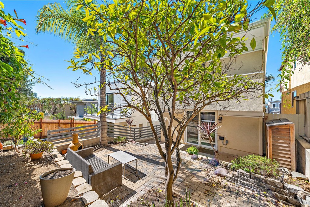 882 Acapulco Street