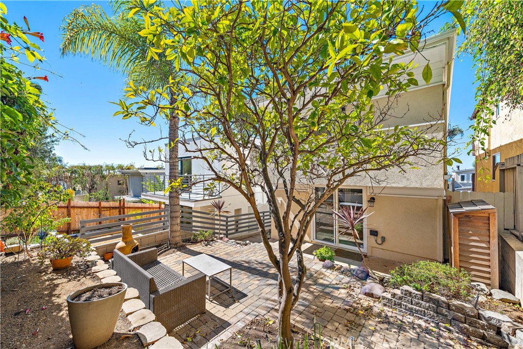 882 Acapulco Street