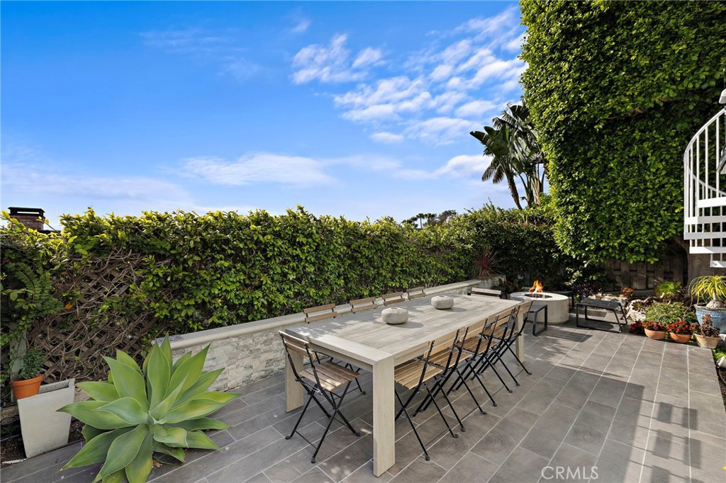 2609 Victoria Drive